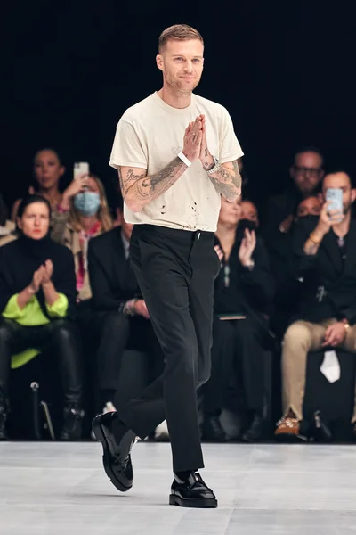 Look 76